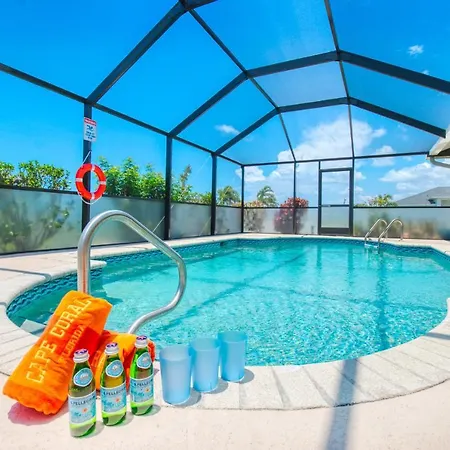 Villa Palm Tree - 2 Beds - 2 Baths - 4 Guests - Pool - Incl. 10% Off Boat Rental